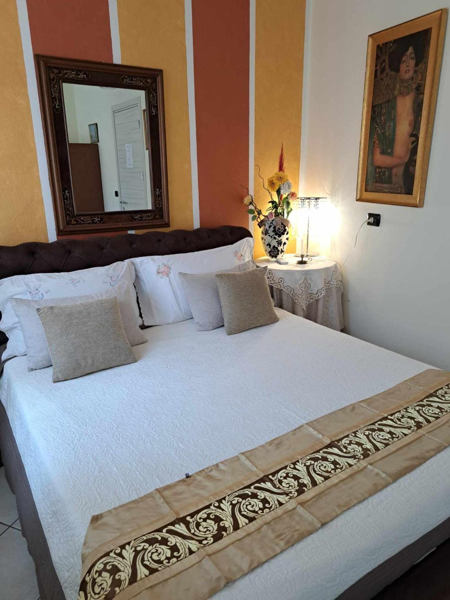 B&B Gardasee كاستلْنْيوفو ديل غارد المظهر الخارجي الصورة