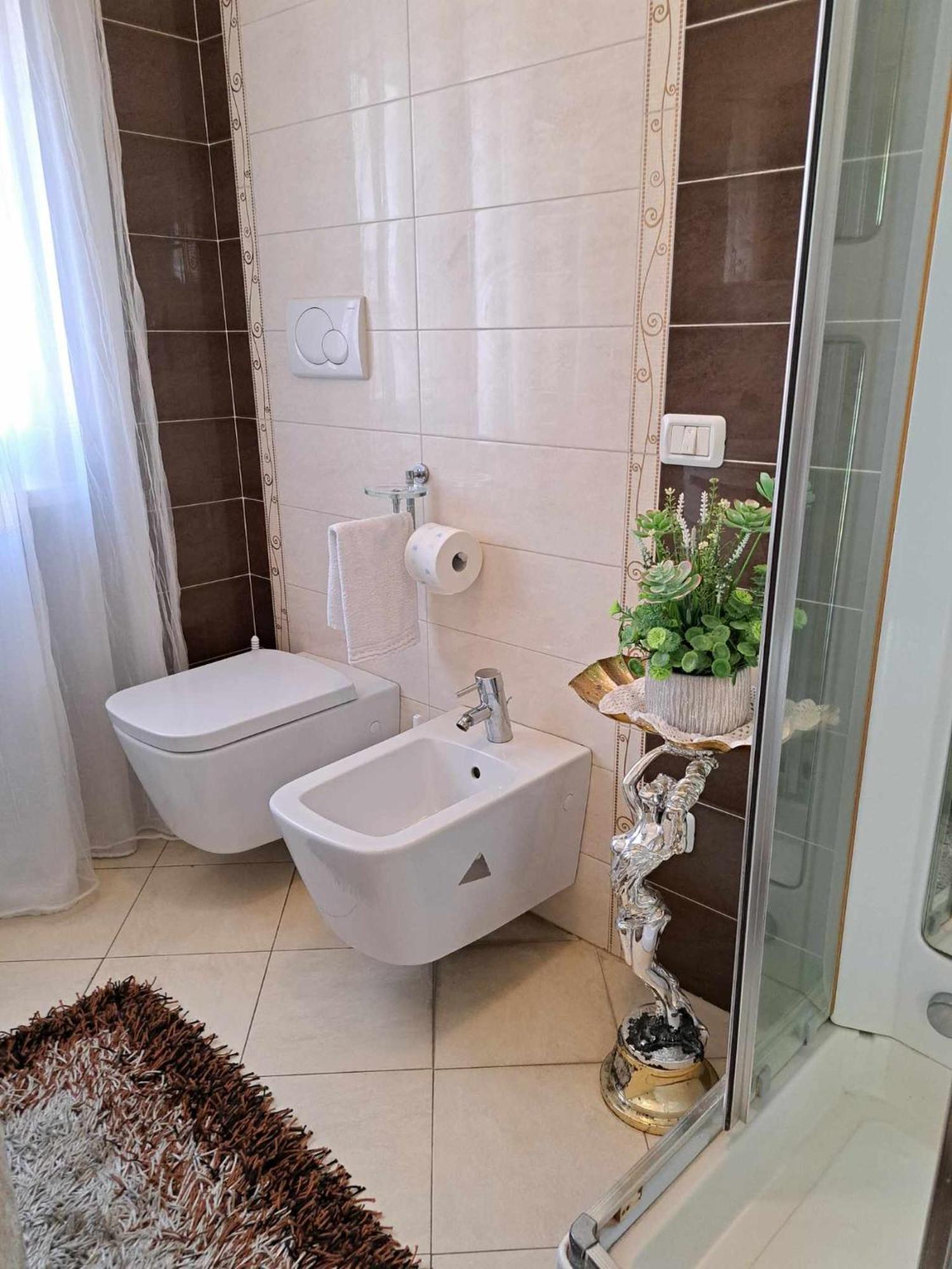 B&B Gardasee كاستلْنْيوفو ديل غارد المظهر الخارجي الصورة