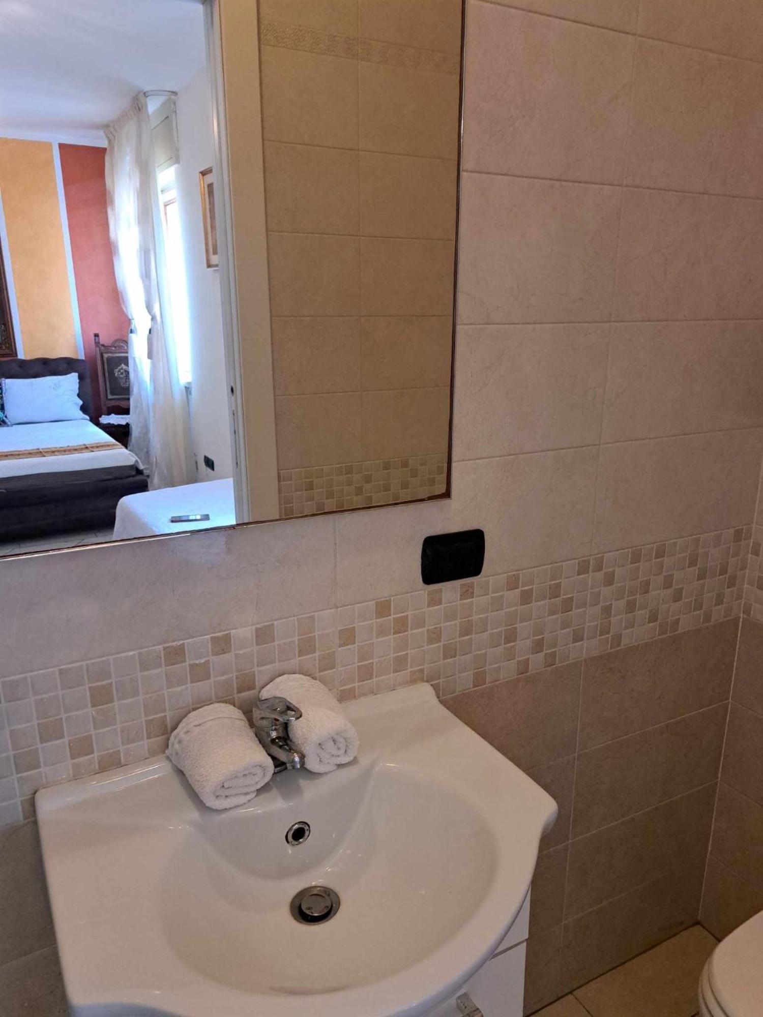 B&B Gardasee كاستلْنْيوفو ديل غارد المظهر الخارجي الصورة